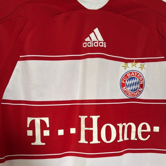 Bayern Munich home jersey - Picture 2 of 5